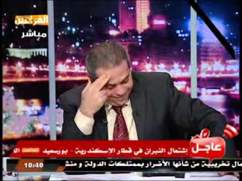 فضيحة عكاشة في الإستوديو يخرج عن الحلقة ويحرج عامل بطبق كشري على الهواء 240p