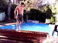 en la pileta...