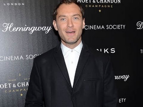 Jude Law Dances Like a Dad