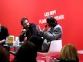 alexandre astier (cr�ateur de la s�rie kaamelott) donne une conf�rence de presse d'une heure le 24 mars 2007 au salon du livre de paris � l'occasion de la sortie d'un livre satellite.
cette vid�o, qui compl�te un billet sur mon blog (nao.cyna.fr), propose quelques extraits film�s avec un appareil photo. le mode �tait plac� sur 