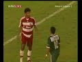 Breno bekommt rot nach einem Ausraster im Freundschaftsspiel gegen Mohun Bagan AC. Breno tritt Cardozo die Beine nach einem Foul von diesem weg.