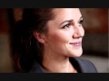 Melissa Horn - Med ena foten utanför