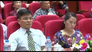 Trao huy hiệu Đảng đợt 19-5