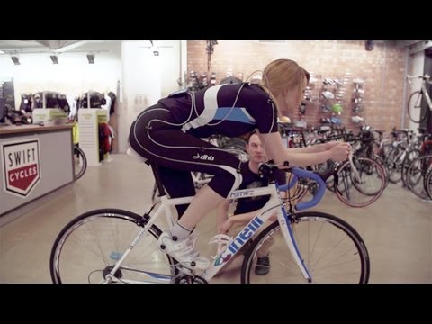 Bicycle - How to set up your bicycle like a pro Subscribe to the Guardian HERE: http://bitly.com/UvkFpD Find out from the experts how to set your riding position on yo...