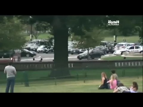 Capitol - Washington DC car chase: suspect shot dead after Capitol Hill lockdown Subscribe to the The Guardian: http://bitly.com/UvkFpD A woman with a young child in h...