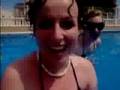 videos de Fun in the pool in Ciaras Spain summer 2006