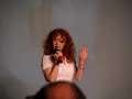 Raelee Hill Sings