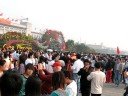 \"One world one dream\" op plein hemelse vrede