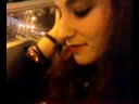 cantando sin abrir la boca