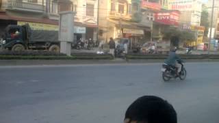 Chuyen la - Chu canh sat giao thong nay co vi pham luat giao thong khong nhi?