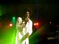 Don Carlos chante live pour le plaisir de nos petites oreilles. Un bijou*-*-*-*-*-*-*-*-*-*-*-*-*-*-*-*-*-*-Don Carlos is playing live in the 2005 show in Montreuil, France