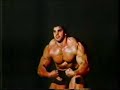 Lou Ferrigno Flexes