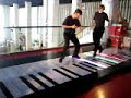 Big keyboard in FAO schwartz