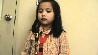 เด็กหญิง เล่น เพลง พระราชนิพนธ์