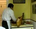 sobre el corte del jam�n y el queso de romero