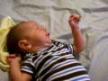 videos de Only 3 weeks old and can already turn over!