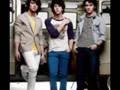 Play My Music-Connect 3 (Jonas Brothers) (with lyrics)