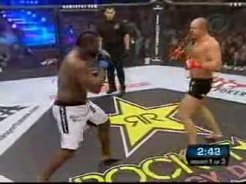 Емельяненко vs Роджерс (1 раунд)