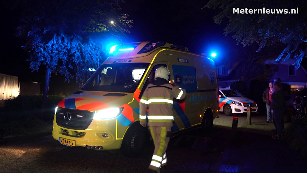 Bovenwoning in brand in dedemsvaart met gewonde(Video)