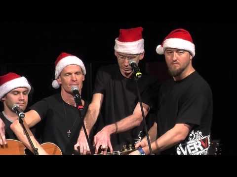 O Holy Night: 5 Guys, 1 Guitar