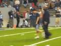 videos de Tim Fey Drills A 25 Yard Field Goal To Win $1000