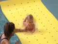Noa en la piscina
