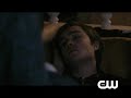 Here is the extended official promo for episode 214 of Gossip Girl. 

The next episode airs on Monday 5th January at 8/7c on The CW.