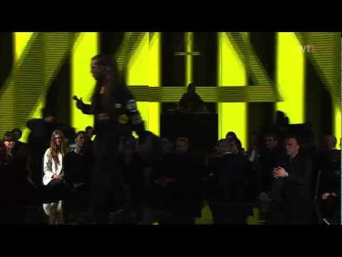 Elliphant - 'Boom Your Head Up' [Live]