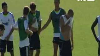 Ronaldo tren san tap - Ronaldo tren san tap
