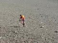 pedaliando en un acarreo pedaliando en un acarreo