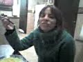 JUGAR CON LA COMIDA PUEDE SER PERJUDICIAL PARA LA SALUD