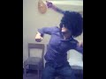 Tego calderón bailando usher en nochevieja