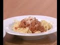 Pasta con pesto y bolognesa