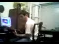 Con el chino imitando a Tenacious D