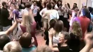 یهودی‌ها و اعراب، خداوند عیسی مسیح رو با شادی می‌‌پرستند. صلح، تنها در مسیحِ خداوند هست