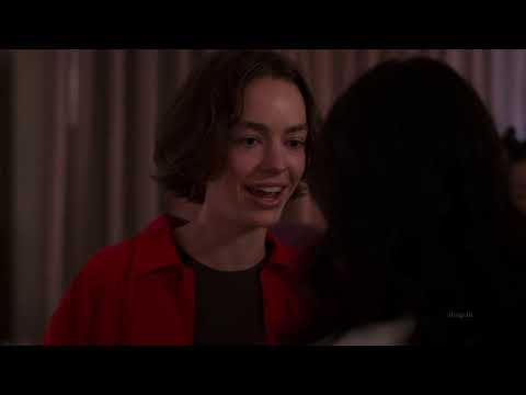 Casey and Izzie Dancing | Atypical 3x9