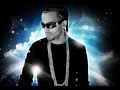 Arcangel La Maravilla2008 New VersionArcangel - Por Amar A Ciegas lyrics Yo le pregunte al pastor del amor y el me dijoQue se lo entregara a dios.Que no me sintiera soloQue estar solo era mejorQue vivir de una ilusiónYo le pregunte a un artista del amor a primera vistaDijo que era un errorQue será de un novelistaSin amores en la vida hay que ser mas realistaY ahora que no te tengo pienso en todo el tiempoPerdido que perdí contigoPues por amarte a siegas yooooNo escuche y me lance al vacío por amorTodos me dijeron todos me advertíanQue hay flores que tienen espinasYo le pregunte a un señor del amor y el me dijoQue ignorarlo era mejorQue yo era joven y el dinero debería de ser mas importanteQue mil amoreeeeesYo le pregunte a un anciano en un lugar muy lejanoDel amor y las pasionesMe dijo hijo la vida es un cristal de doble filoCorta y pende de un hiloY ahora que no te tengo pienso en todoEl tiempo perdido que perdí contigoPues por amarte a ciegas yooooNo escuche y me lance al vacío por amorTodos me dijeron todos me advertíanQue hay flores que tienen espinasYo le pregunte a mi padre del amor y la inocencia, de la fe la paciencia y sabes lo que dijoHijo siempre es mejor ignorar el corazón hazle caso a tu concienciaYo le pregunte a mi madre del amor que te tenia dijo que eran fantasíasQue si yo no la creía con el tiempo aprendería que ella tenia razónY ahora que no te tengo pienso en todo el tiempo perdido que perdí contigoPues por amarte a ciegas yoooo no escuche y me lance al vacío por amorTodos me decían todos me advertían que hay flores que tienen espinas