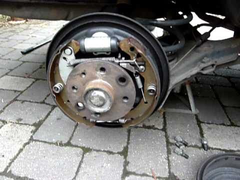 how to bleed brakes astra g
