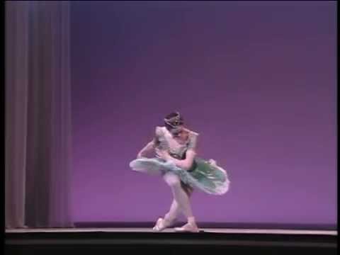 Nina Ananiashvili dances Raymonda (vaimusic.com)