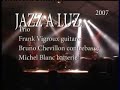 jazz a luz 2007
ils construisent en trois tableaux une musique r�solument �lectrique qui rassemble leurs multiples influences : rock, exp�rimental, free, �lectronique et musique contemporaine.
improvisation, �crit, drones �lectroniques, batterie lourde et hypnotique, tables tournantes qui s'affolent, voix-off, basse et contrebasse en surchauffe, un projet d�finitivement inclassable.