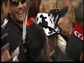 rabaue - so a sch�ner tag (der flieger) 2008

und i fliag, fliag, fliag wia a flieger,
bin so stark, stark, stark wia a tiger
und so gro�, gro�, gro� wia a giraffe
so hoch (wo-o-o)
und i spring, spring, spring immer wieder
und i schwimm, schwimm, schwimm zu dir n�ber
und i nimm, nimm, nimm di bei da hand,
weil ich dich mag
und ich sag:
