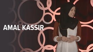 Photo of Amal Kassir speaking