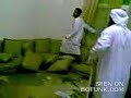Arab przyprowadza lwa na imprez?