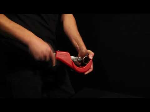Видео: Труборез D6 - 76mm / 1/4" - 3" UNIOR 626188