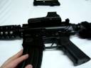 Este é um review básico da M4A1 RIS Full Metal da D-Boys, é o meu primeiro review então está bem direto. Os próximos reviews serão mais completos. O video de teste de precisão/distancia da M4A1 virá em breve. A mira holográfica Eotech Sight 552 que aparece no video não está inclusa na arma original, esta mira foi adquirida depois. Eu também não mostrei que a arma vem com com um handle frontal para facilitar a mira.