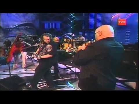 Santana - El 25 de febrero de 2009 realizó su primera presentación en la 50ª edición del Festival de la Canción de Viña del Mar, en las cuales sumió al público en un t...