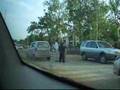 [Indian-Criminals]-Smart-policemen-wait-for-traffic-violator