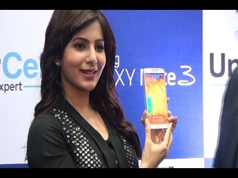 Samantha launches Samsung Galaxy Note III | Samantha Ruth Prabhu - BW