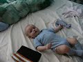 Baby griner helt vildt