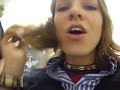 wouhouu!! enfin!! [a cause des nouvelles mesures de s�curit�, on pouvait pas se faire accompagner dans la salle, donc j'ai d� filmer moi m�me...]
je l'ai fait cette aprem, et franchement, 4 heures apres, je pouvais (presque) manger des p�tes normalement... j'ai pas eu mal du tout, mais un peu apres en parlant ou en bougeant la langue... et ma langue n'a pas gonfl� du tout!! 
jsuis trop contente :)

voila, le lendemain, j'ai un peu mal, et ma langue a un peu gonfl�.. :(
(un peu de pub pr la boutique ou je lai fait :
www.heros-fantaisistes.com)